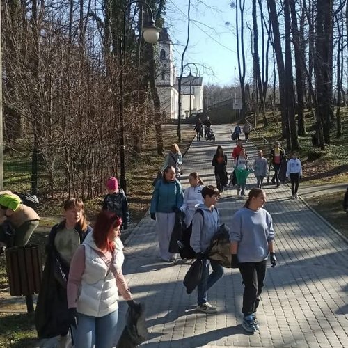 Obraz główny aktualności o tytule Wiosenne porządki w Jaworzu – Śmieciobranie 2025 