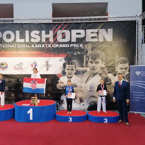 Obraz główny aktualności o tytule Brąz dla jaworzanki w prestiżowym turnieju karate 