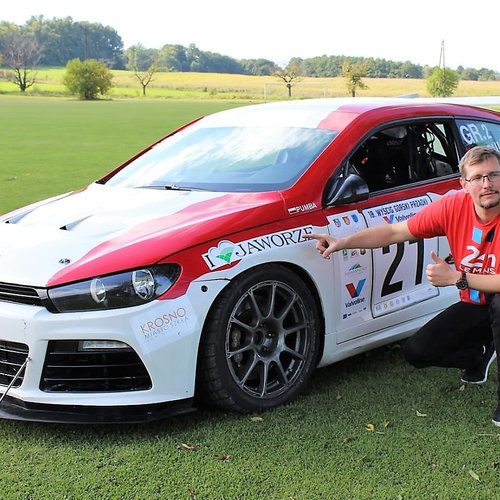 Obraz główny aktualności o tytule Jaworzanin reprezentantem Polski w FIA Hill Climb Masters 2021 