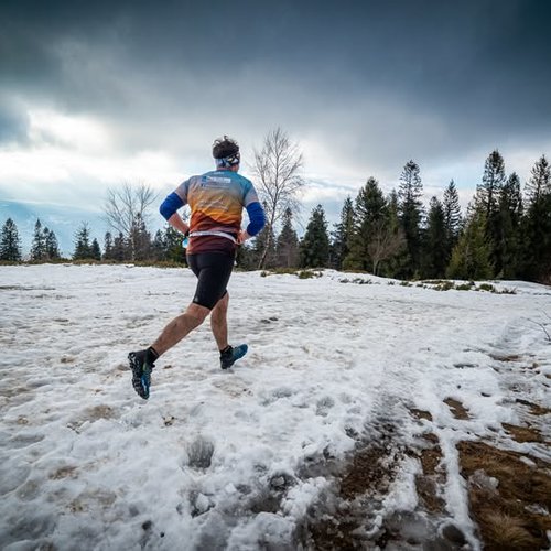 Obraz główny aktualności o tytule Relacja z Marrodent Winter Run 2025 Zimowy Hi-Tec Bieg po Zdrój 