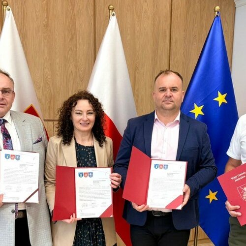 Obraz główny aktualności o tytule Wspólny front samorządów w sprawie modernizacji DW 944 – pismo do Marszałka 