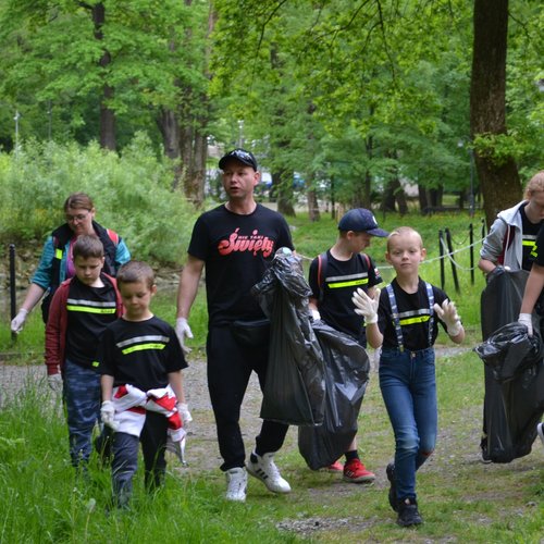 Obraz główny aktualności o tytule Sprzątaliśmy Jaworze 