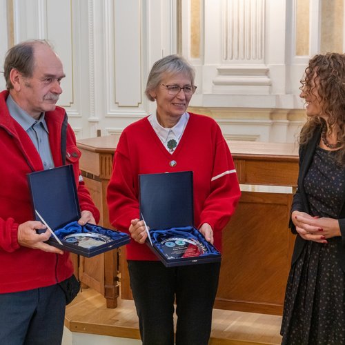 Obraz główny aktualności o tytule Turystycznie i fotograficznie - wyróżnienia dla osób związanych z turystyką i nagrody w konkursie 