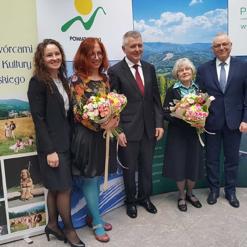 Obraz główny aktualności o tytule Spotkanie świata kultury. Nagrodzono dwie jaworzanki 