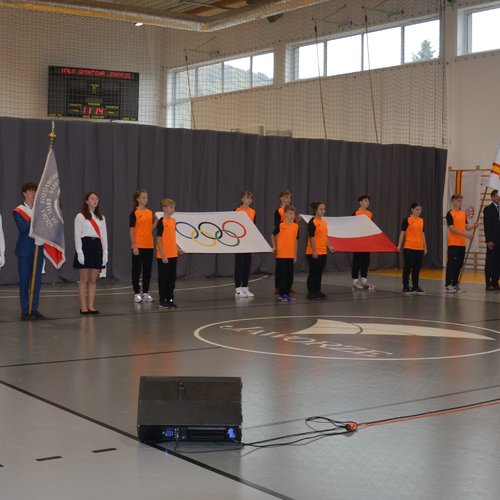 Obraz główny aktualności o tytule Powiatowa inauguracja sportowego roku szkolnego 