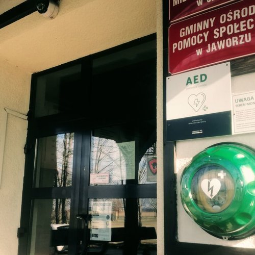 Obraz główny aktualności o tytule Defibrylatory AED na terenie Jaworza 