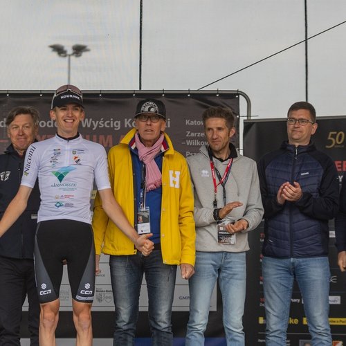 Obraz główny aktualności o tytule Peleton 50. Kryterium Asów przejechał przez Jaworze 